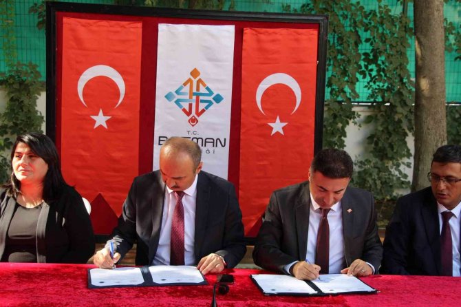 Batman’da Akademisyenler Liseli Öğrencileriyle Buluşuyor