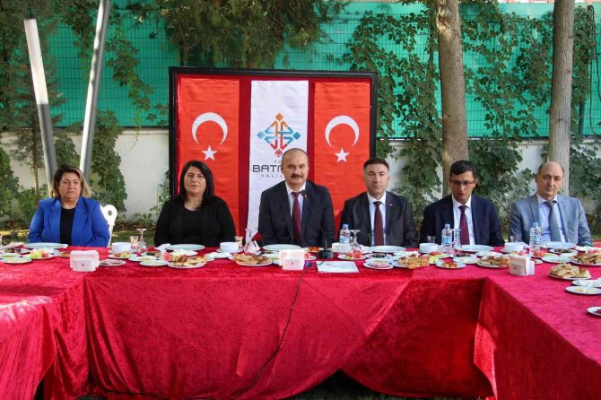 Batman’da Akademisyenler Liseli Öğrencileriyle Buluşuyor