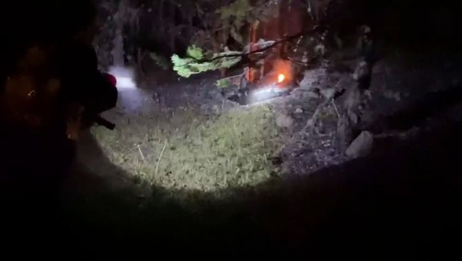 Ormanda Lastik Yakan 2 Kişi Kovalamaca Sonucu Yakalandı