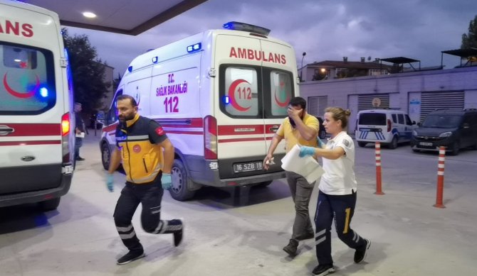İ̇ş Yerini Basıp Patronu Ve Oğlunu Bıçakladı, O Anlar Kamerada
