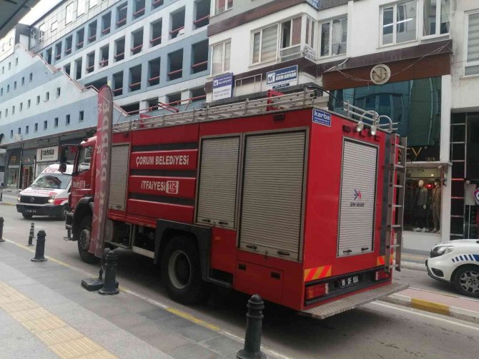 İ̇ş Yerinden Yükselen Dumanlar İtfaiyeyi Harekete Geçirdi