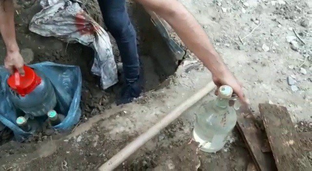 Hatay’da 2 Bin 210 Litre Sahte Rakı Ele Geçirildi