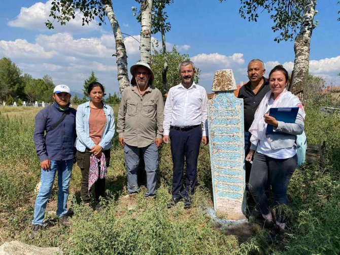 Osmanlı Mezarları Tarihe Işık Tutuyor