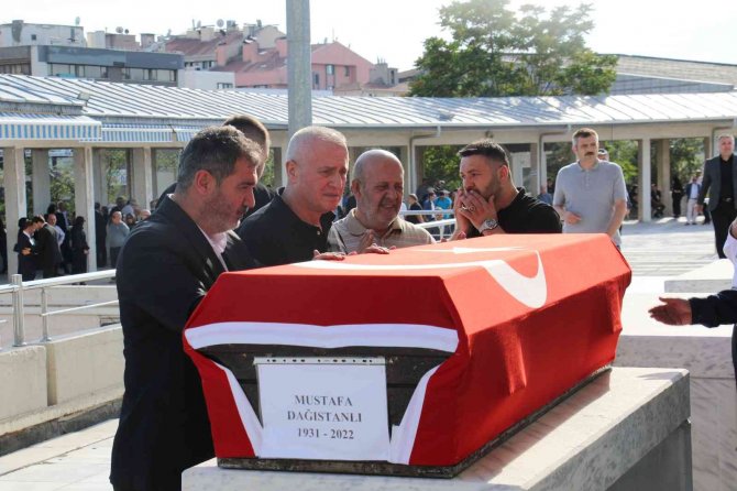 Olimpiyat Şampiyonu Eski Güreşçi Mustafa Dağıstanlı Son Yolculuğuna Uğurlandı