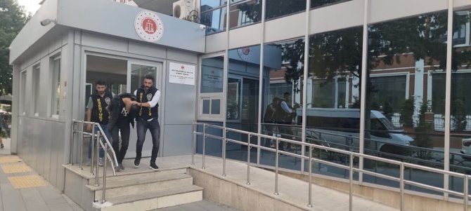 Esenyurt’ta Şakalaşırken Arkadaşını Öldürdü