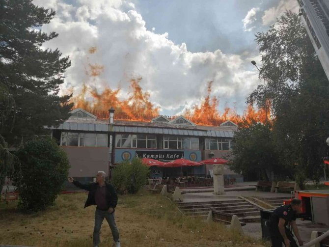 Atatürk Üniversitesi Yemekhanesinde Yangın
