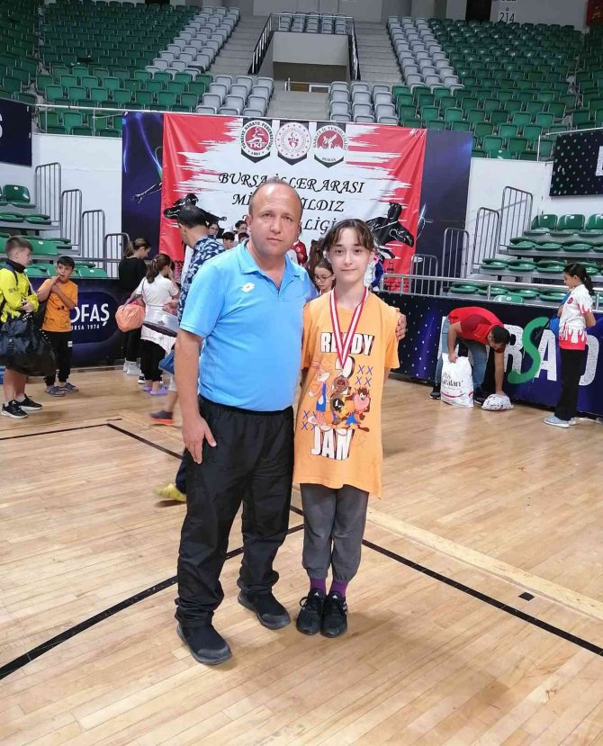 Eskişehirli Sporcular Bursa’dan 12 Madalya İle Döndü