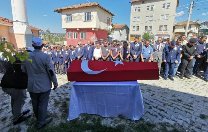 Gaziler Günü’nde Vefat Eden Kıbrıs Gazisi Ömer Çakır, Toprağa Verildi