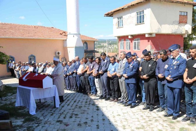 Gaziler Günü’nde Vefat Eden Kıbrıs Gazisi Ömer Çakır, Toprağa Verildi