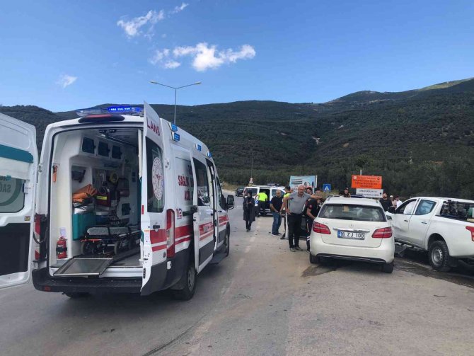 Gemlik’te Meydana Gelen Trafik Kazasında 3 Kişi Yaralandı