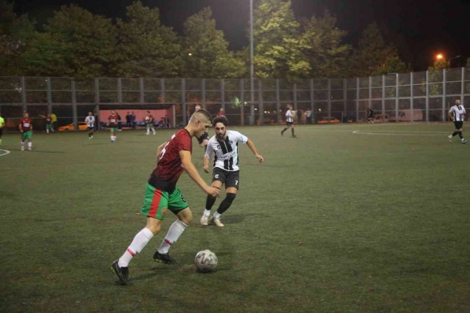 Gölcük Belediye Başkanlığı Kupası’nda Şampiyon İ̇hsaniyespor