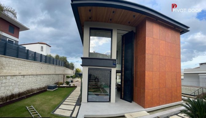 Türkiye’de Üretilen Dünyanın En Büyük Kapıları 35 Ülkeye İhraç Ediliyor