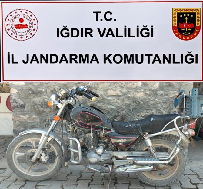 Iğdır’da Çalınan Motosiklet 3 Yıl Sonra Bulunarak Sahibine Teslim Edildi