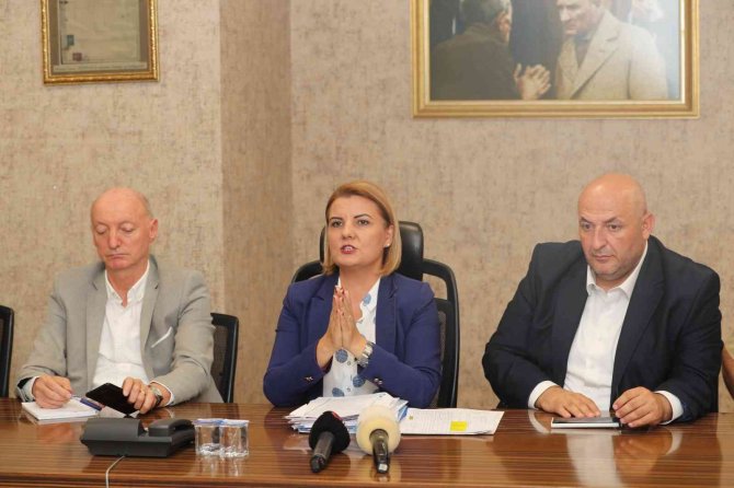 İ̇zmit Belediye Başkanı Hürriyet’ten "Kiralık Hizmet Araçları" Açıklaması