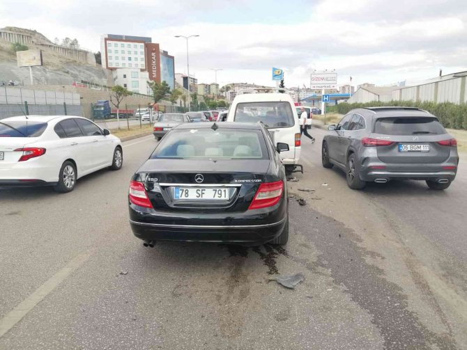 Karabük’te Zincirleme Kaza: 1 Yaralı