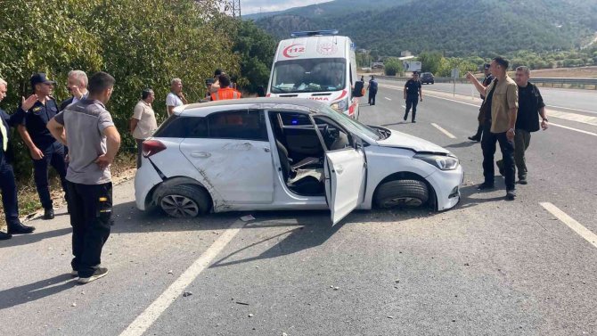 Takla Atan Otomobildeki 2 Kişi Yaralandı