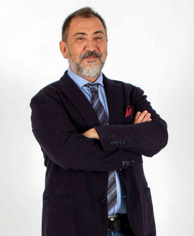 Pınar Karşıyaka Evinde Hazırlanıyor