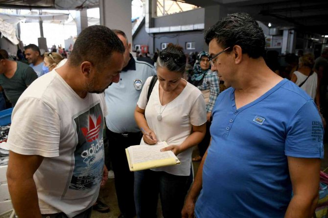 Kuşadası’nda Balık Tezgahları Halk Sağlığına Uygun