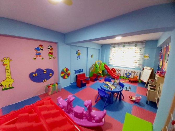 Gönüllü Çift, Kur’an Kursunu Elleriyle Güzelleştirdi