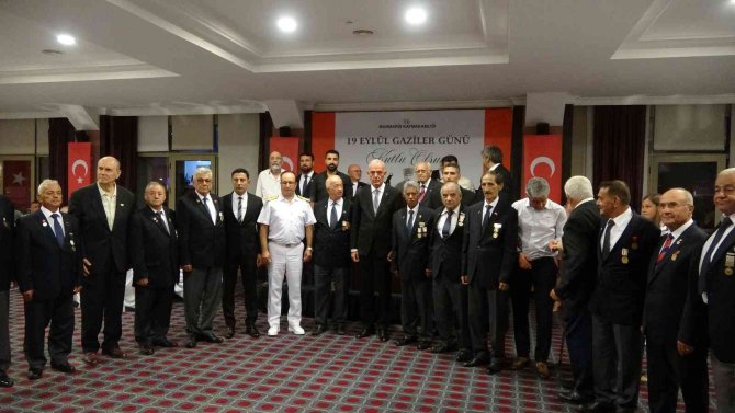 Marmaris Kaymakamı Aksoy’dan Gazilere Plaket