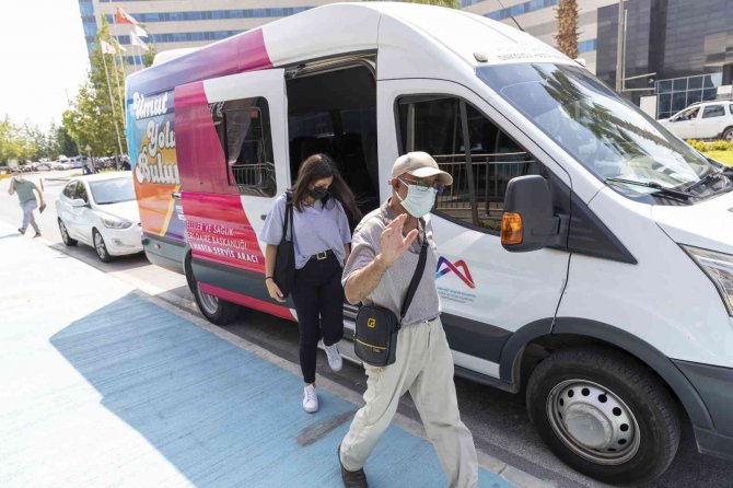 Mersin’de Onkoloji Hastalarının Ulaşımı Belediye Ekiplerince Sağlanıyor