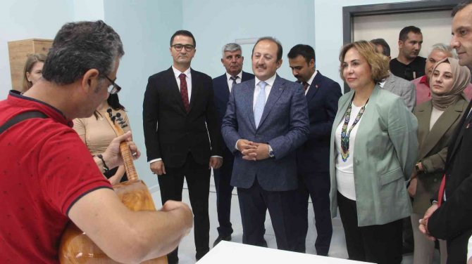 Mut’ta Gençlik Ve Spor Merkezi Kompleksi Açıldı