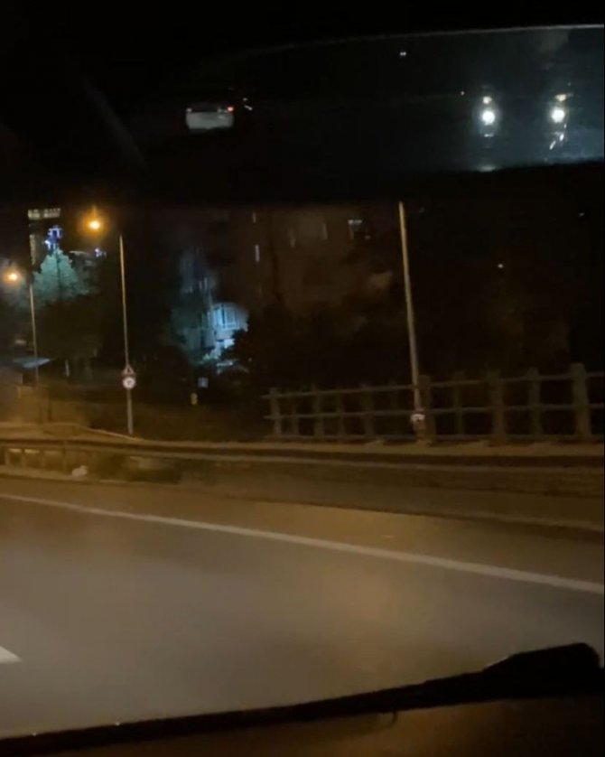 Ümraniye’de Kadın Sürücüyü Sıkıştıran Maganda Kamerada