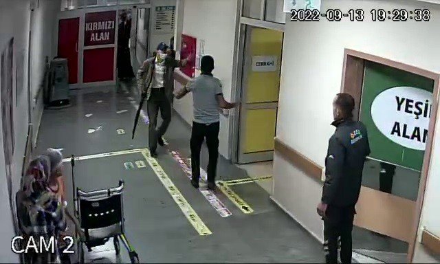 Hatay’da Şizofren Şahıs, Komşusuna Kurşun Yağdırdı