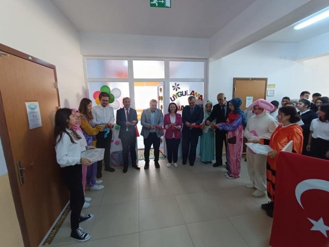 Okul Öncesi Uygulama Sınıfı Ve Bilişim Laboratuarının Açıldı