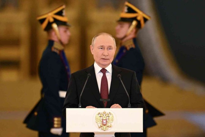 Putin: "300 Bin Ton Rus Gübresinin İhtiyacı Olan Ülkelere Ücretsiz Olarak Ulaştırılması Yönündeki Tekliflerimiz Bile Cevapsız Kalıyor"