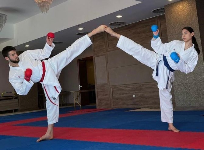 Sakarya Büyükşehir Karatecileri Başarıya Doymuyor