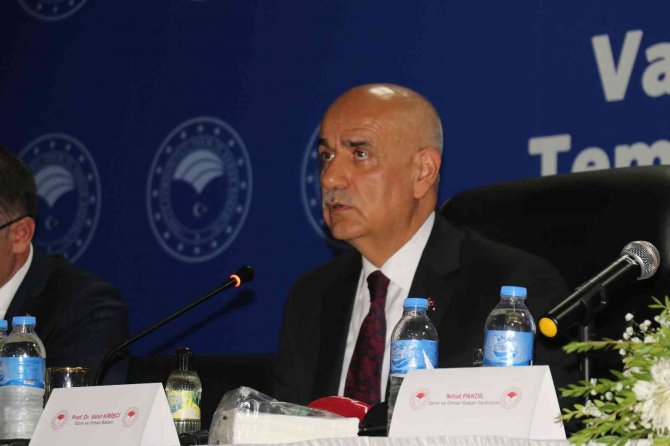Bakan Kirişci Van’da Tarım Sektörü Temsilcileriyle Bir Araya Geldi