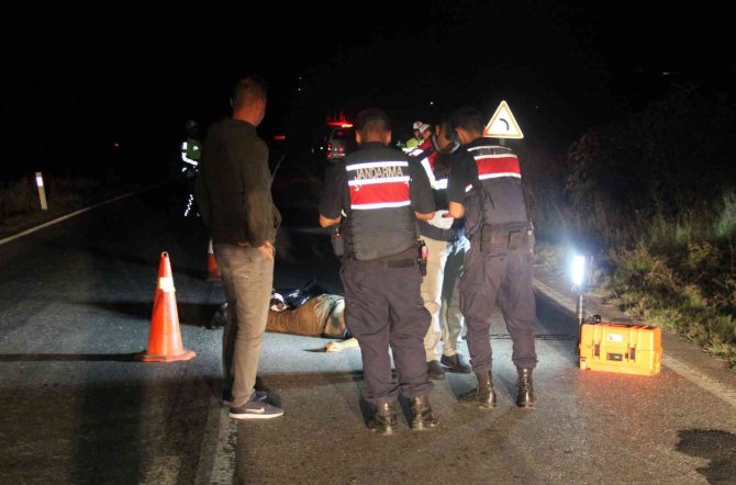 Otomobilin Çarptığı Yaya Hayatını Kaybetti, Sürücü Kaçtı