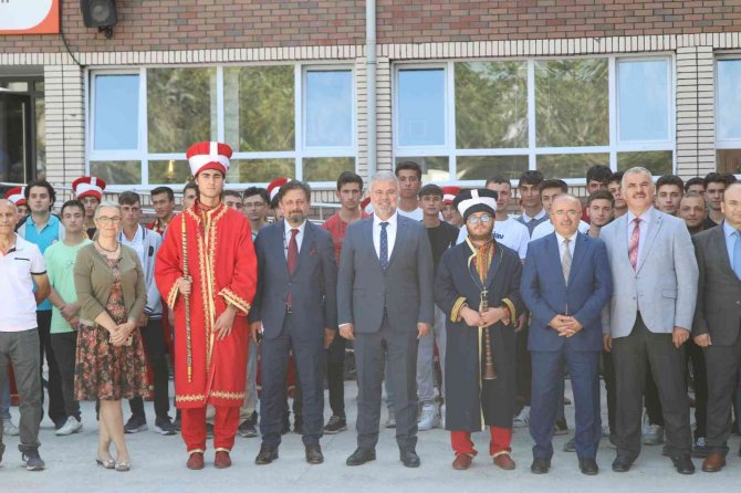 Rektör Şahin’den Açılış Dersi