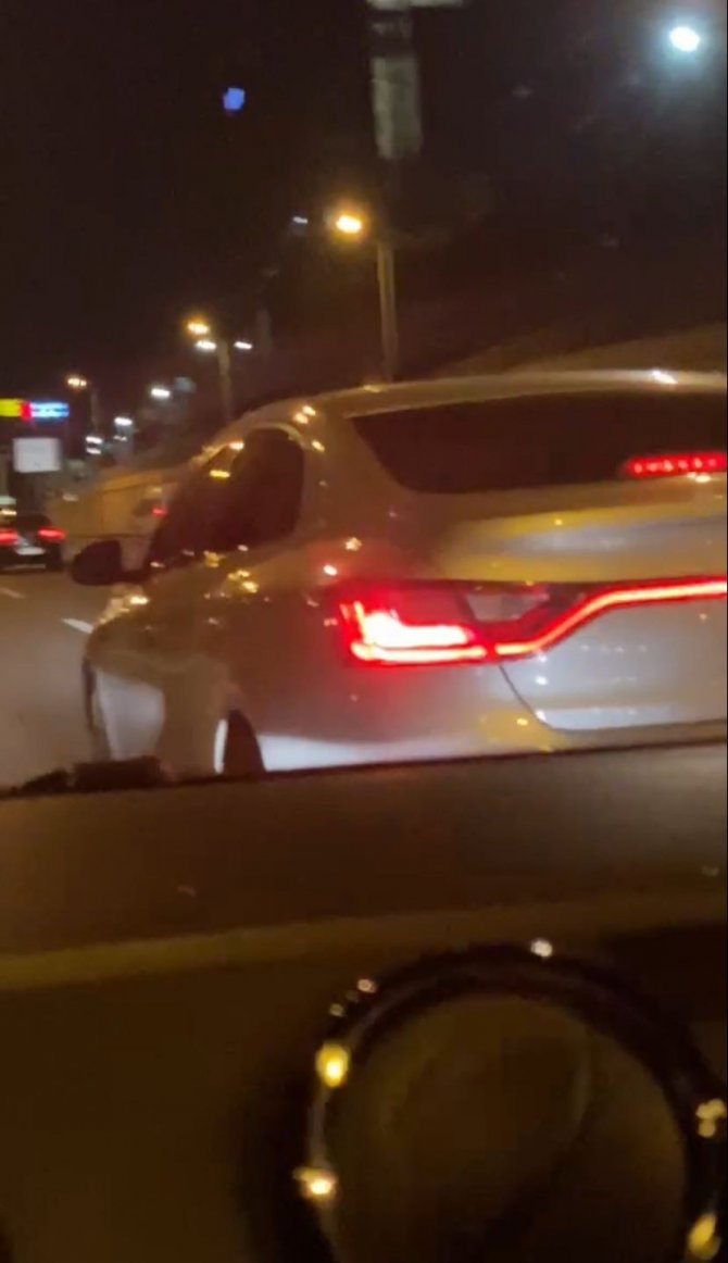 Ümraniye’de Kadın Sürücüyü Sıkıştıran Maganda Kamerada