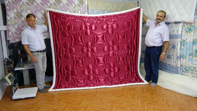 Yorgancılık Mesleğini Yaşatmak İçin Çalışıyor