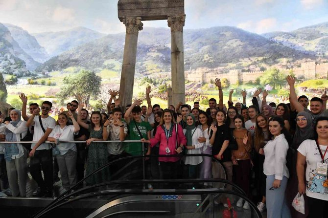 Balkanlar’dan Gelen Öğrencilerin Fetih Yolculuğu