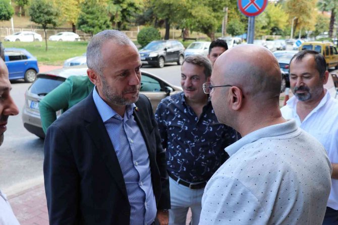 Erdemir Caddesi Esnaflarından Başkan Keleş Ve Ekibine Sıcak Karşılama