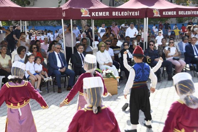 Kemer’de İ̇lköğretim Haftası Kutlamaları Yapıldı