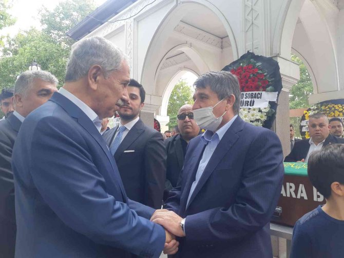 Eski Ak Parti Manisa Milletvekili Hüseyin Tanrıverdi’nin Eşi Son Yolculuğuna Uğurlandı