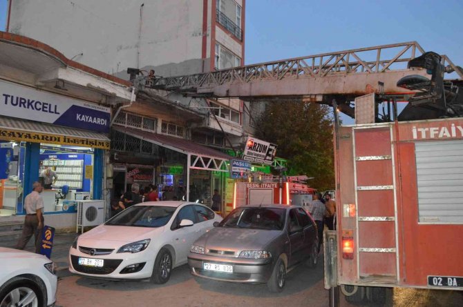 İ̇ş Yerinde Çıkan Yangın Korkuttu