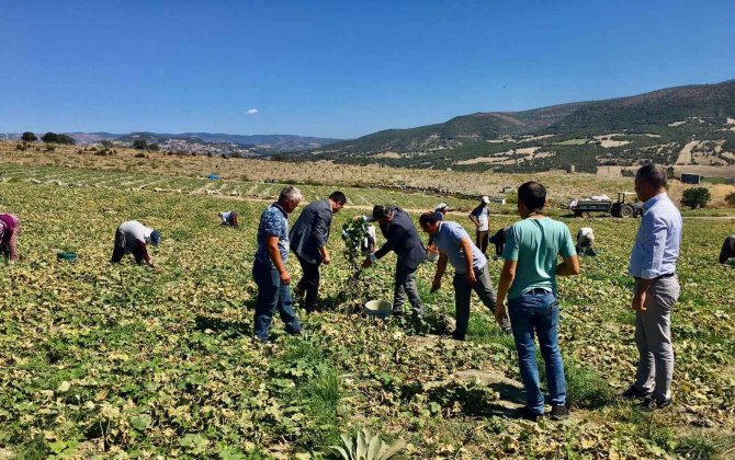 Ak Parti’li Özkan Demirci’de Esnaf Ve Çiftçilerle Bir Araya Geldi