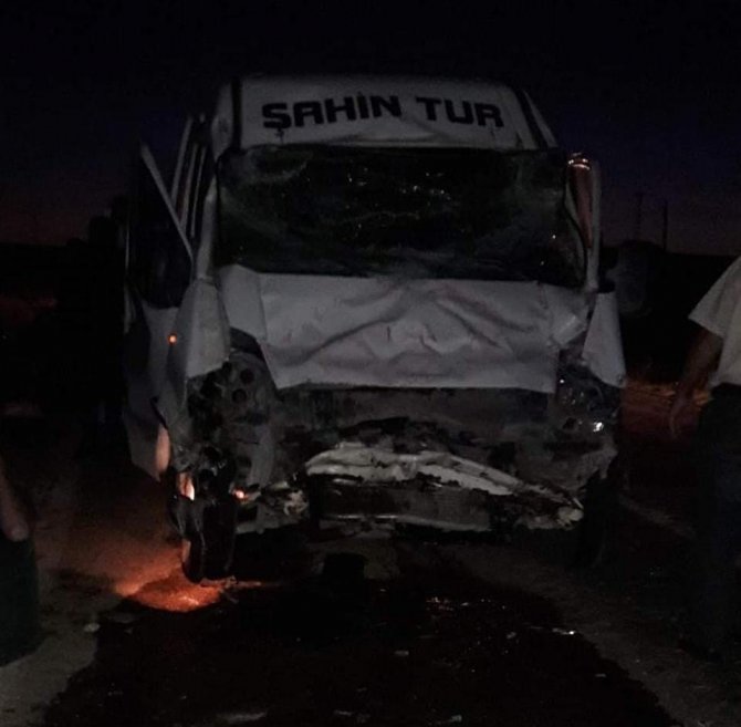 Nallıhan’da Traktörle İşçi Servisi Çarpıştı: 7 Yaralı