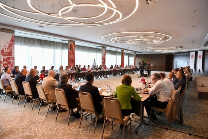 Vali Ersin Yazıcı: “Dünyanın En Önemli Yat Üretim Merkezi Olmayı Hedefliyoruz”