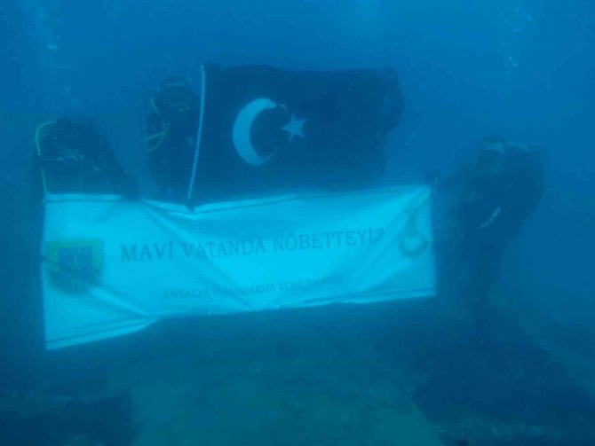 Jandarmadan Su Altında ‘Mavi Vatanda Nöbetteyiz’ Mesajı