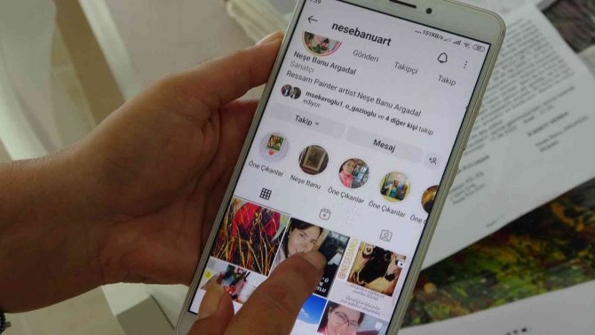 Ressama Sosyal Medya Şoku