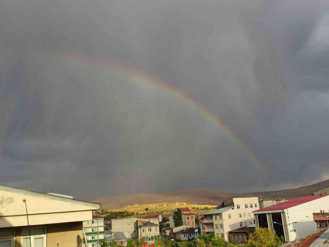 Gökkuşağı Mest Etti