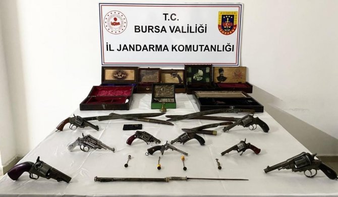 Bursa’da Yasadışı Silah Satanlara Şok Baskın