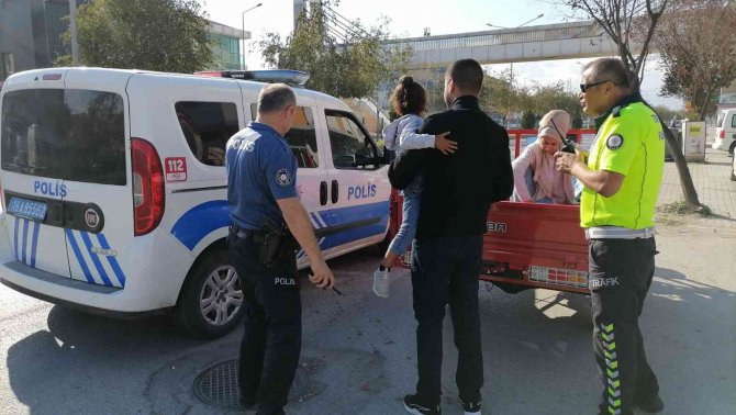 Polisten Alkışlanacak Hareket