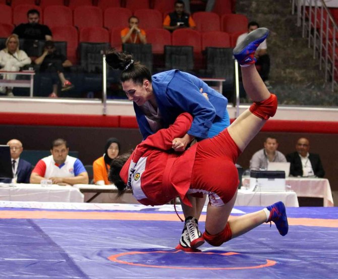 Dünya Üniversiteler Dövüş Sporları Kupası Samsun’da Başladı